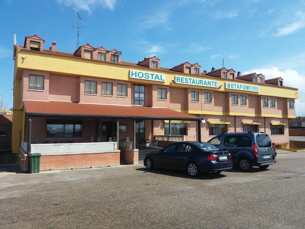 Hostal Botafumeiro Mota del Marqués Zewnętrze zdjęcie
