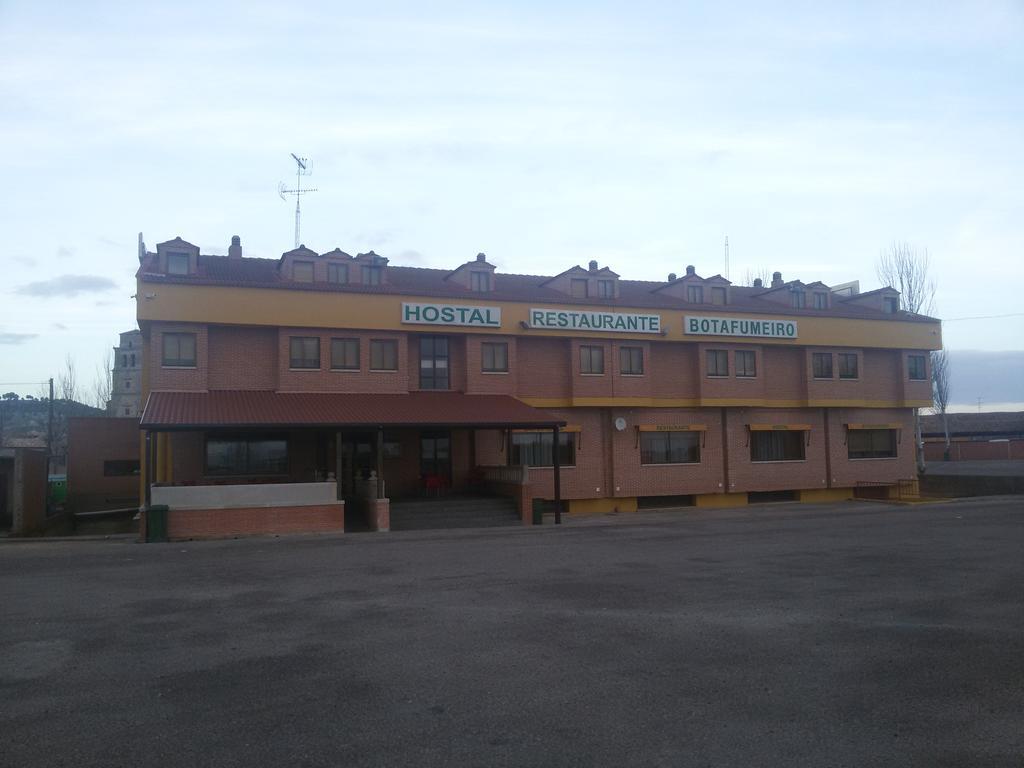 Hostal Botafumeiro Mota del Marqués Zewnętrze zdjęcie